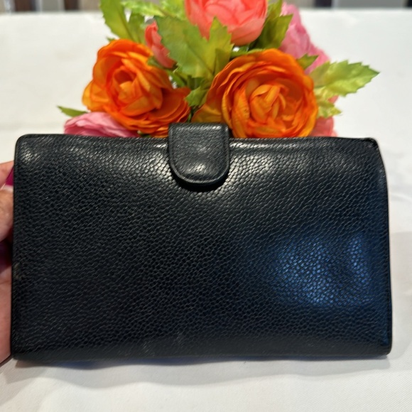 CHANEL Black Wallet - Picture 3 of 16